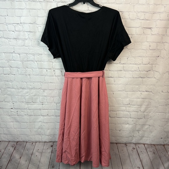 BloomChic Elegant Black & Pink Two Tone Belted Dress Plus Size 3X - Picture 6 of 6